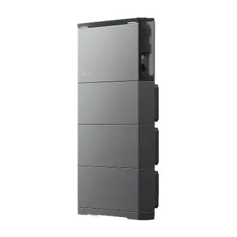 Onduleur hybride EcoFlow OCEAN 2 posé sur une pile de trois batteries